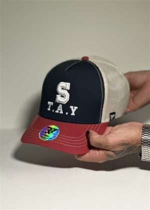 GORRA AZUL Y BURDEOS DREAMING