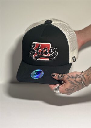 GORRA NEGRO Y ROJO DREAMING